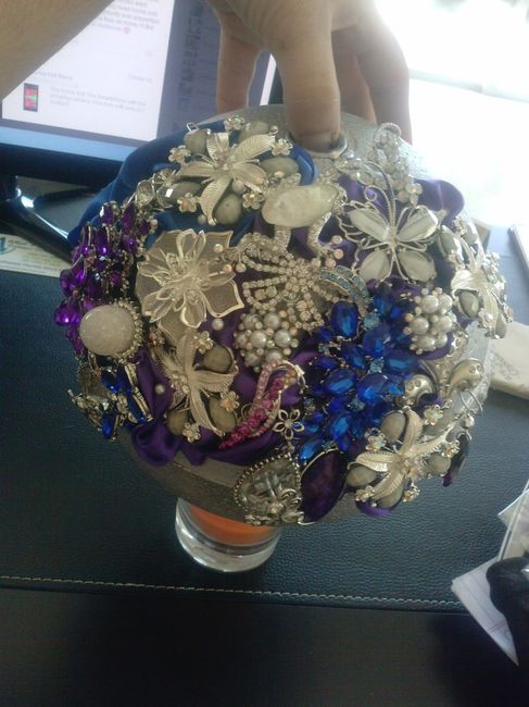 ** updated ** Dress and Brooch Bouquet pics