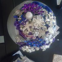 ** updated ** Dress and Brooch Bouquet pics