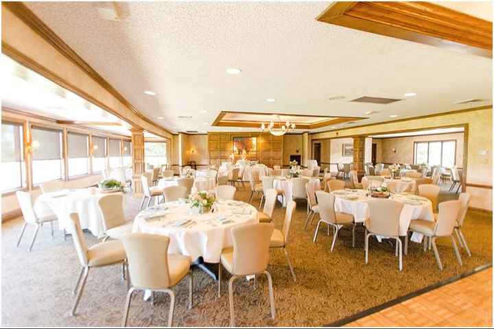  Which flower looks better? - 1