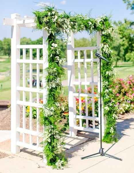 This is the one provided by my venue minus garland