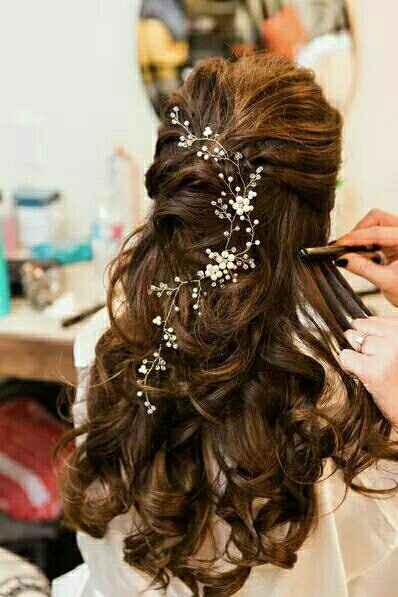 Hair styles and hairpieces
