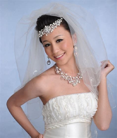 Is a tiara/necklace/veil too much? 5