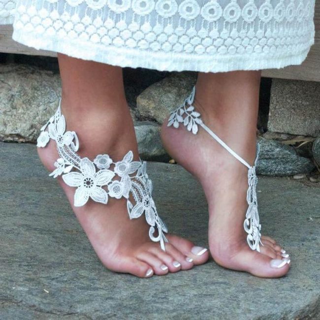 Beach wedding. Shoes or no shoes?! 7