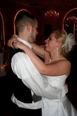 I'm back.  and MARRIED!! *PIX*