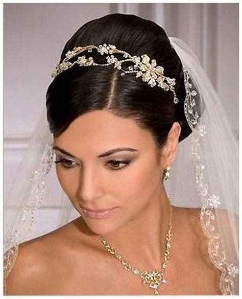 Is a tiara/necklace/veil too much? 4