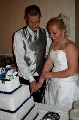 I'm back.  and MARRIED!! *PIX*