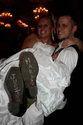 I'm back.  and MARRIED!! *PIX*