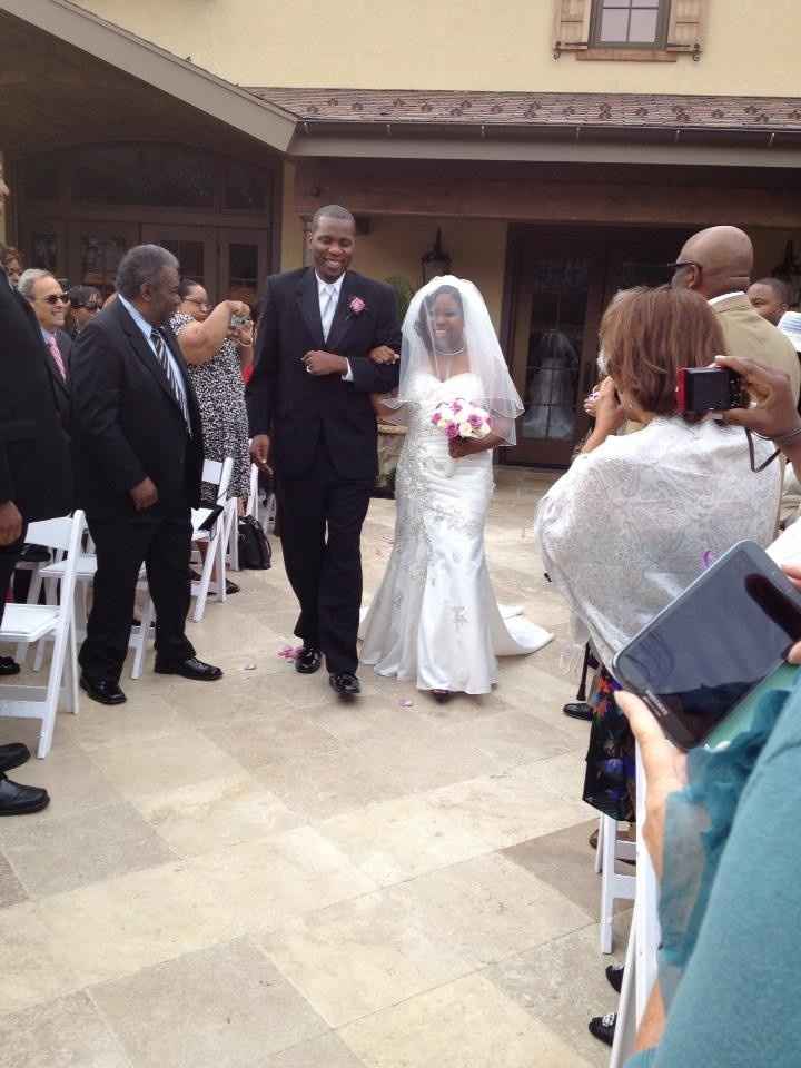 I'm Married!!! Non Pro Pic included