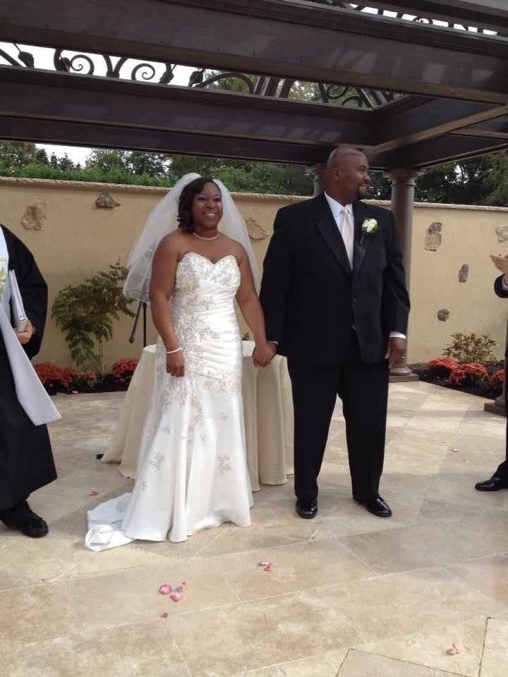 I'm Married!!! Non Pro Pic included