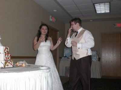 I'm now a Mrs.!!!!! (pics)