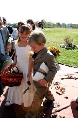 I'm now a Mrs.!!!!! (pics)