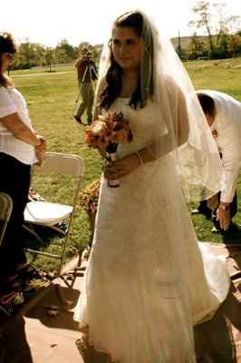 I'm now a Mrs.!!!!! (pics)