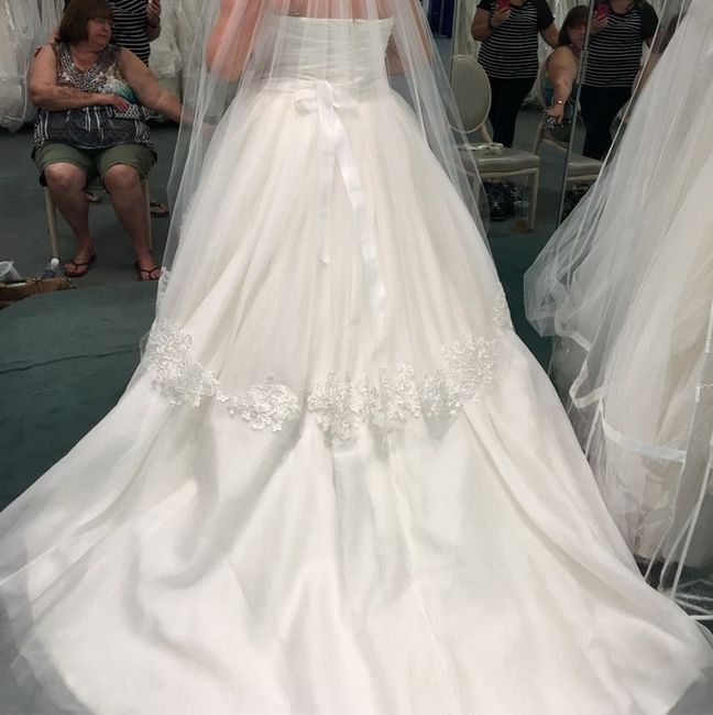 Let's see everyone's dresses