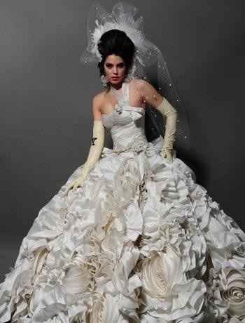 Fun and silly---What does your wedding dress say about you?