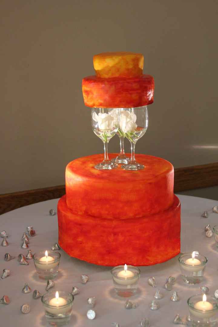 Wedding cake without flowers or ribbons - show me yours!