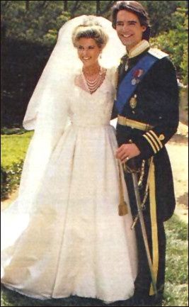 What is your favorite era of wedding dresses?