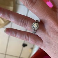 Brides of 2022! Show us your ring! - 1
