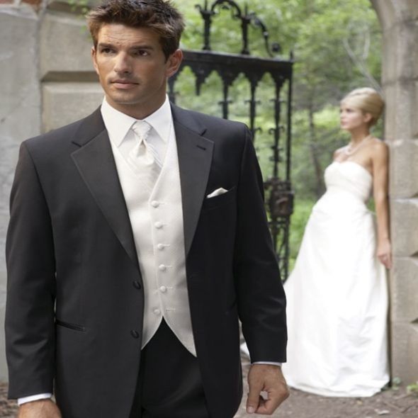 What is your groom wearing?
