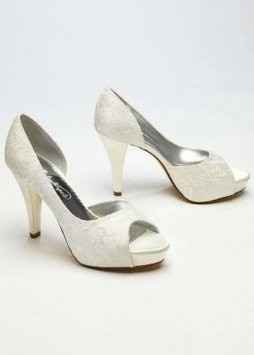 Pantyhose, thigh-highs, or bare legs?!