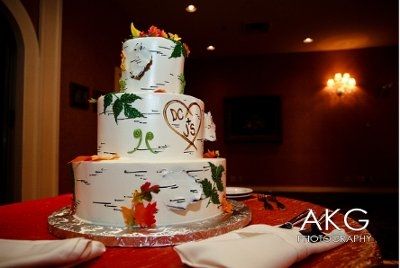 Show us those wedding cakes!!!