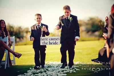 RB or FG alternative to carry something down the aisle.