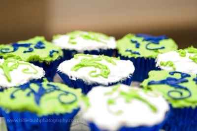 peacock theme : wedding cakes and cupcakes photos