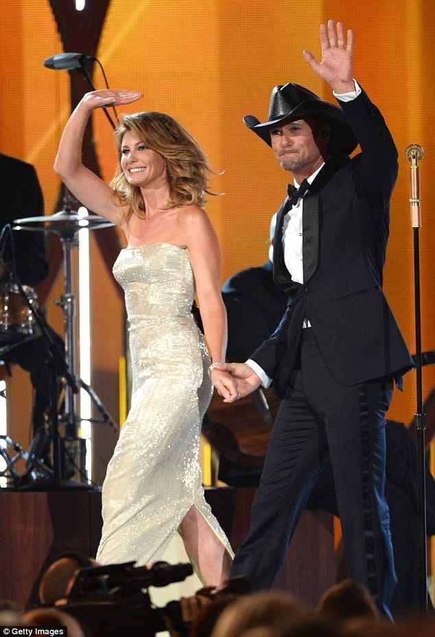 Can someone find me this dress???