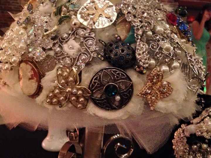Brooch bouquet, yay or nay?