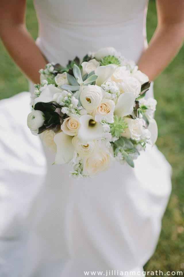 Succulents as main flowers..