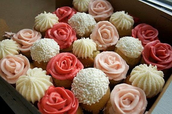 What did/will your wedding cake look like?