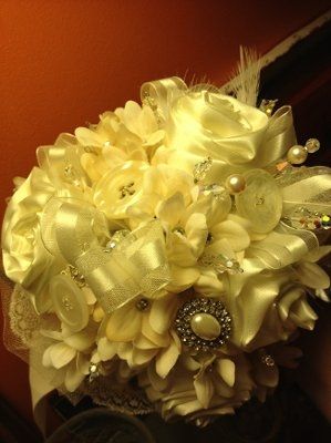 Bride's Bouquet... Inspiration?? And show YOURS off!! :D