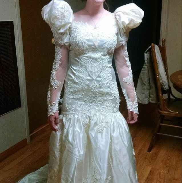 Tried on my FMIL's wedding dress (Just for fun)