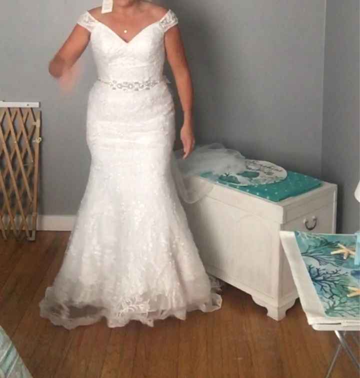 My feet show when i walk - 1