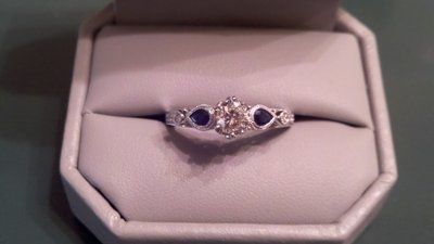 How did he propose & Show off dem raaangs!