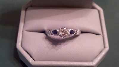 How did he propose & Show off dem raaangs!