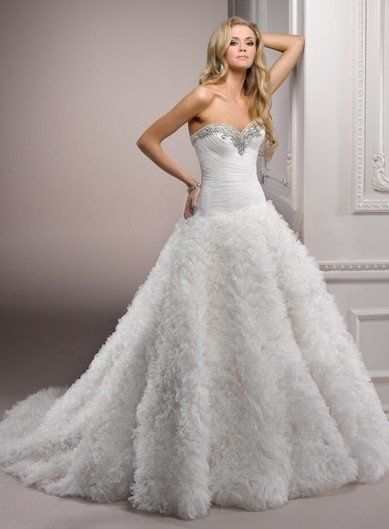 Vintage Inspired Wedding Dresses!