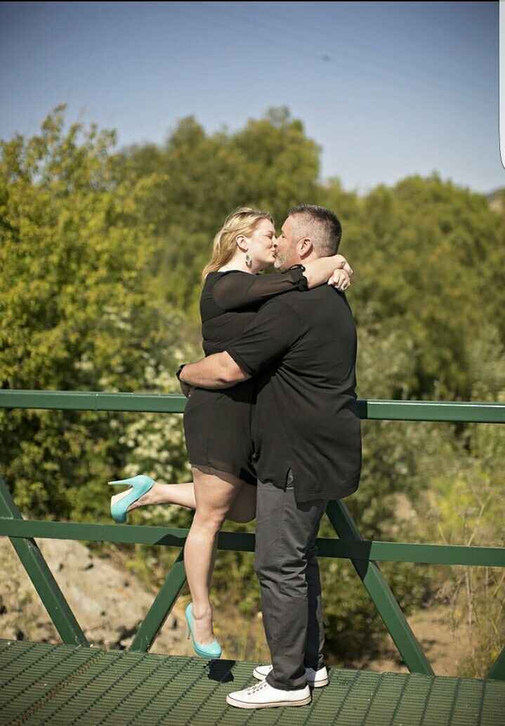 What did you wear in your engagement pictures and where did you get it??
