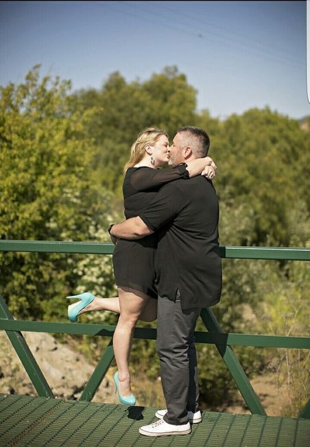 What did you wear in your engagement pictures and where did you get it??