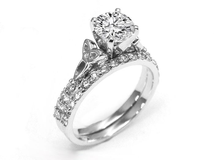 We haven't had any ring porn in awhile...
