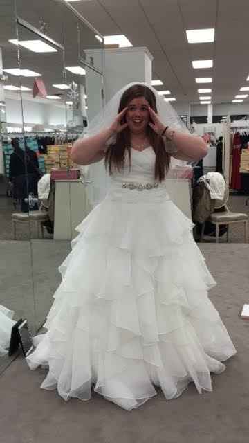 I need this today.... DRESS PORN!!!! 8D