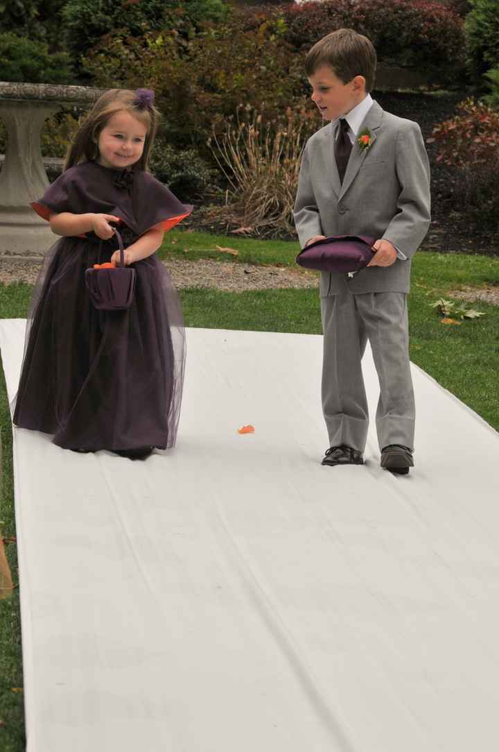 I wanna see your flower girl dresses!!