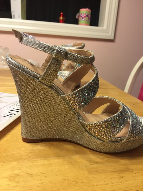 Show me your ... shoes!