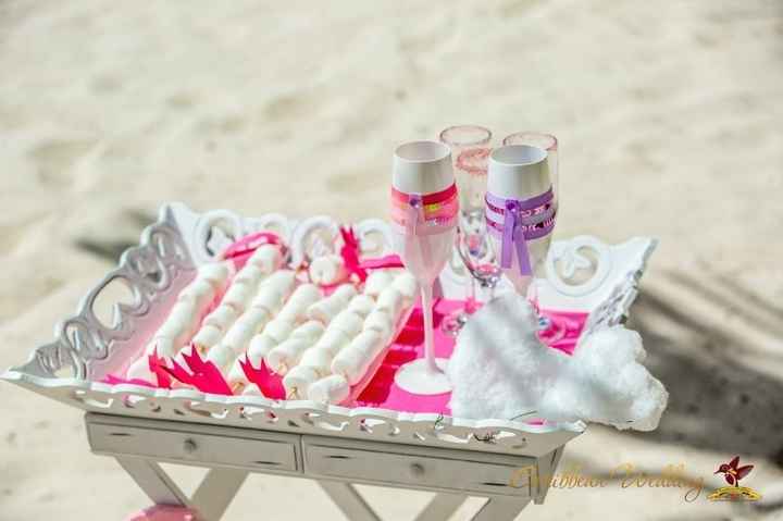 Are you bringing your own sweetheart table to your venue?
