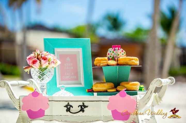 Are you bringing your own sweetheart table to your venue?