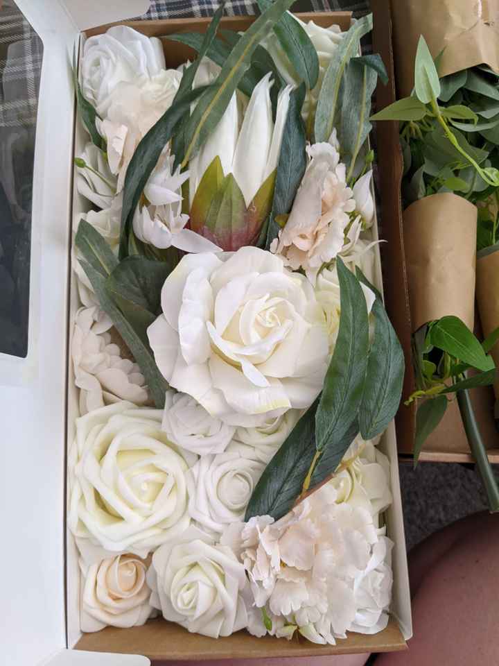 To use real flowers or fake...? - 2