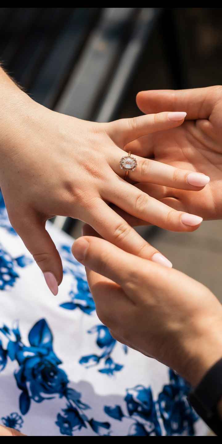 Press on nails - 1