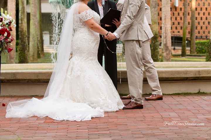 Trumpet style dresses.... - 1