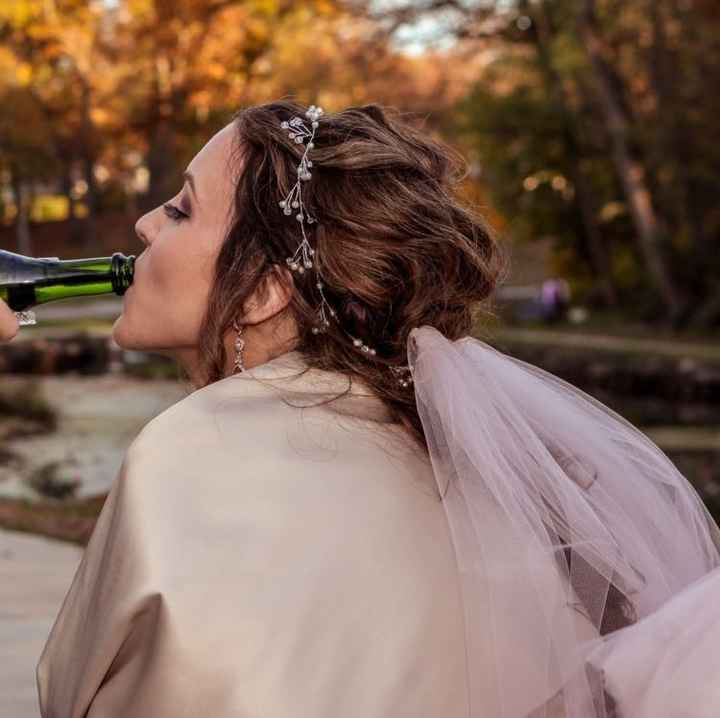 hairstyle with fingertip/elbow length veil