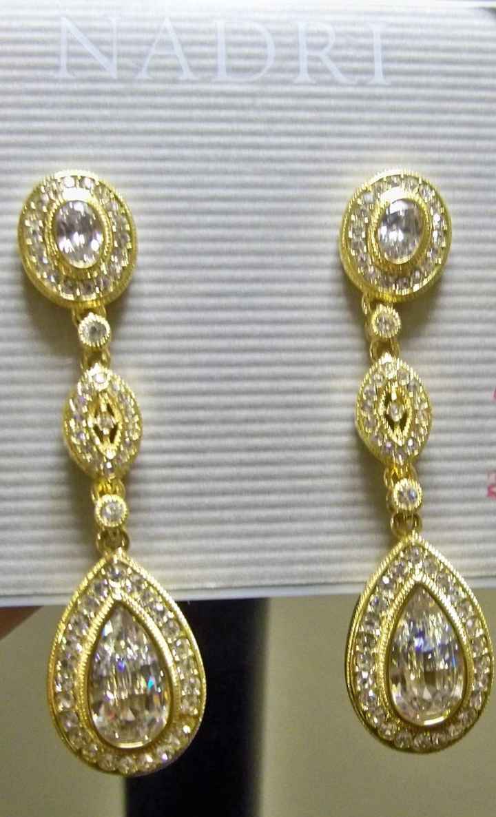 Are you wearing/did you wear a necklace?