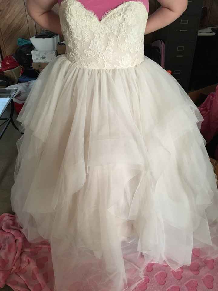 Show me your venue and dress! - 3